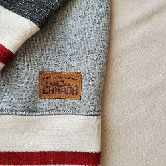 Canada Halifax Initial Attraction Sweatshirt Fuzzy & Cozy Raglan Heathered - Picture 5 of 14